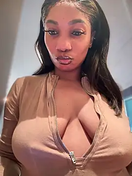 Snapshot of __Nessa__ chatting on 10.05.25   Nessa   online show from 10.05.25