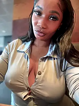 Snapshot of __Nessa__ chatting on 10.12.25   Nessa   online show from 10.12.25
