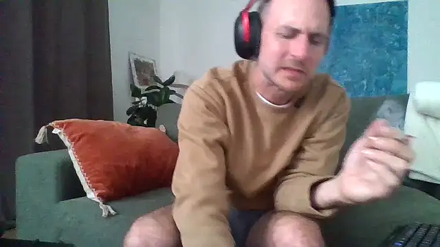 Snapshot of verylargecock chatting on 09.22.25 verylargecock online show from 09.22.25