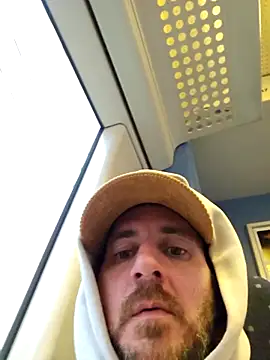 Snapshot of verylargecock chatting on 11.07.25 verylargecock online show from 11.07.25