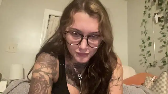 Snapshot of lexymarie chatting on 09.26.25 lexymarie online show from 09.26.25