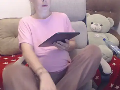 Snapshot of Aliss_Hottie chatting on 10.09.25 Aliss Hottie online show from 10.09.25