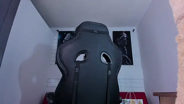 Snapshot of AlanNaughty chatting on 01.03.25 AlanNaughty online show from 01.03.25