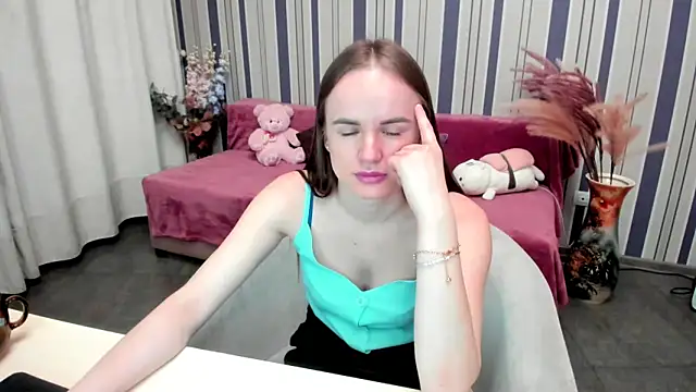 Snapshot of SusanSmit chatting on 03.20.25 SusanSmit online show from 03.20.25