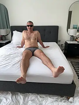 Snapshot of petez135 chatting on 03.20.25 petez135 online show from 03.20.25