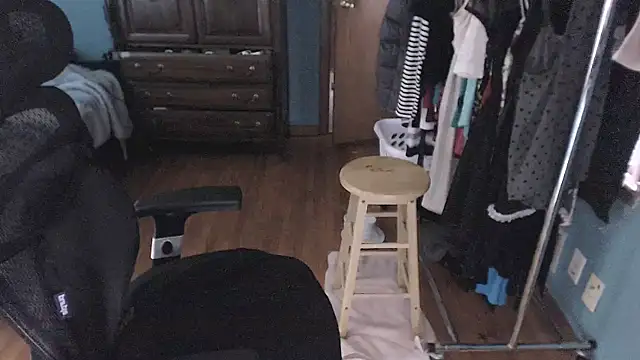 Snapshot of ArisaSkyTS chatting on 02.09.25 ArisaSkyTS online show from 02.09.25