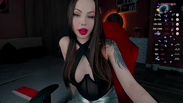 Snapshot of juli_jam chatting on 03.14.25 juli jam online show from 03.14.25