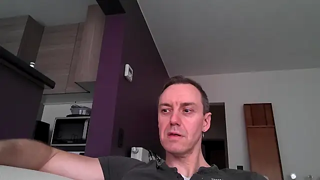 Snapshot of ploki2180 chatting on 02.08.25 ploki2180 online show from 02.08.25