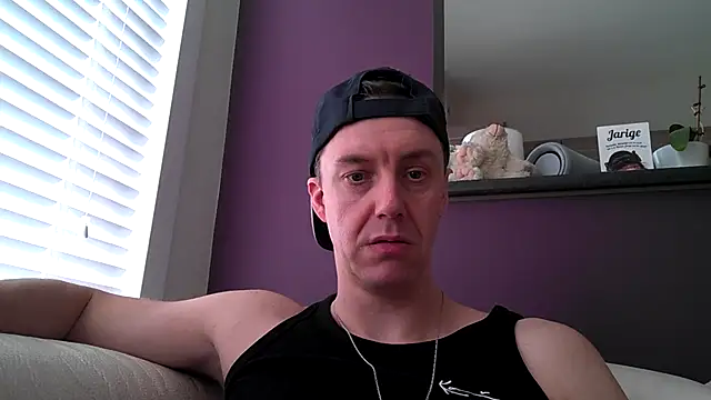 Snapshot of ploki2180 chatting on 03.09.25 ploki2180 online show from 03.09.25