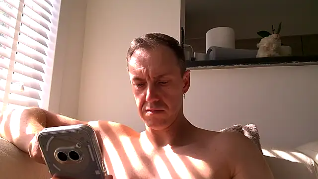 Snapshot of ploki2180 chatting on 09.14.25 ploki2180 online show from 09.14.25