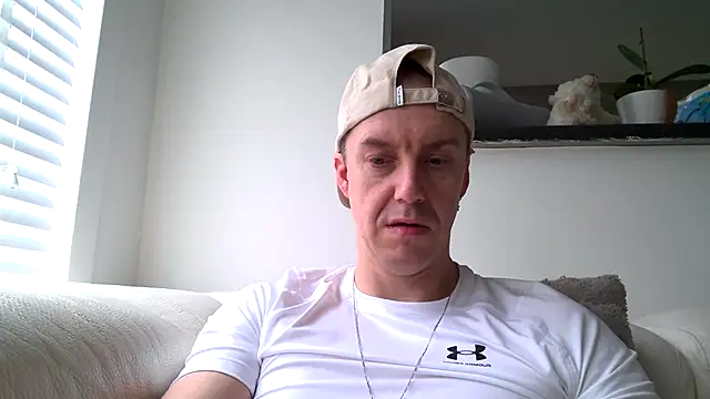 Snapshot of ploki2180 chatting on 10.19.25 ploki2180 online show from 10.19.25