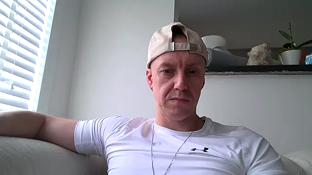 Snapshot of ploki2180 chatting on 10.26.25 ploki2180 online show from 10.26.25