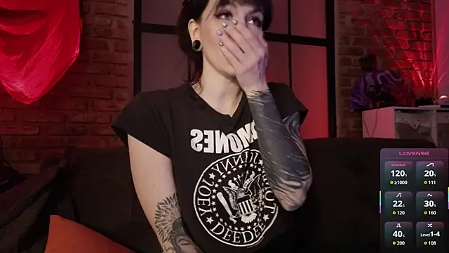 Snapshot of mary_sweet_hart chatting on 11.11.25 mary sweet hart online show from 11.11.25