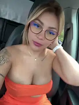Snapshot of DIANITA_1988 chatting on 12.21.24 DIANITA 1988 online show from 12.21.24