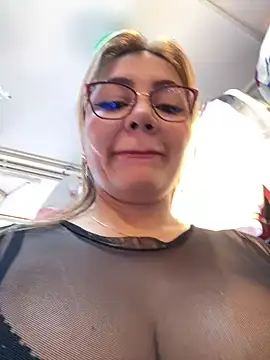 Snapshot of DIANITA_1988 chatting on 12.22.24 DIANITA 1988 online show from 12.22.24