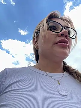 Snapshot of DIANITA_1988 chatting on 01.22.25 DIANITA 1988 online show from 01.22.25