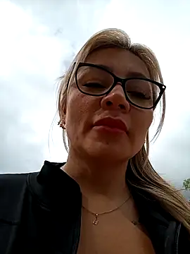Snapshot of DIANITA_1988 chatting on 02.10.25 DIANITA 1988 online show from 02.10.25