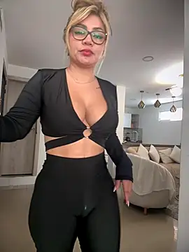 Snapshot of DIANITA_1988 chatting on 09.08.25 DIANITA 1988 online show from 09.08.25