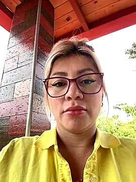 Snapshot of DIANITA_1988 chatting on 09.27.25 DIANITA 1988 online show from 09.27.25
