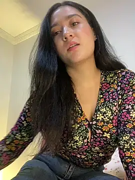 Snapshot of Nina_lovi chatting on 12.28.24 Nina lovi online show from 12.28.24