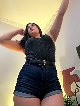 Snapshot of Nina_lovi chatting on 09.21.25 Nina lovi online show from 09.21.25