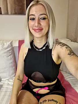 Snapshot of Fuck-Gina chatting on 02.01.25 Fuck-Gina online show from 02.01.25