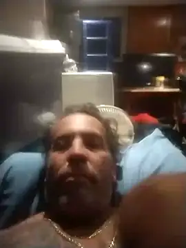 Snapshot of trucker1979 chatting on 10.01.25 trucker1979 online show from 10.01.25