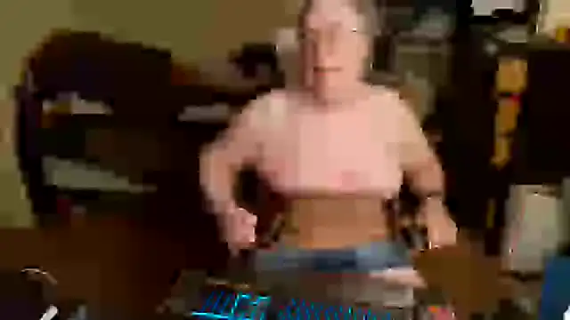 Snapshot of Toastir chatting on 02.26.25 Toastir online show from 02.26.25