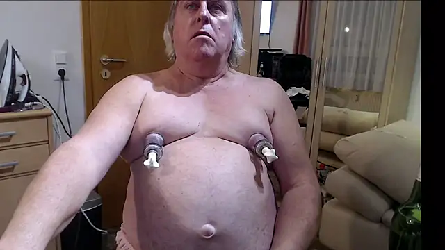 Snapshot of Sissygera chatting on 01.06.25 Sissygera online show from 01.06.25