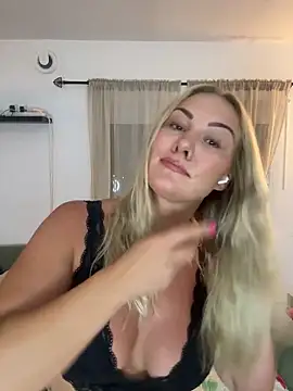 Snapshot of NastyMilf_ chatting on 10.04.25 NastyMilf online show from 10.04.25