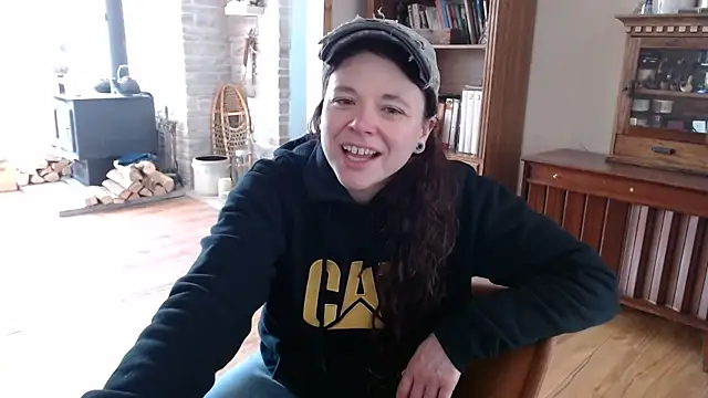 Snapshot of MarcyJones chatting on 03.03.25 MarcyJones online show from 03.03.25