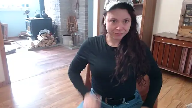 Snapshot of MarcyJones chatting on 03.06.25 MarcyJones online show from 03.06.25