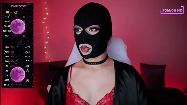 Snapshot of Bigfemblue chatting on 12.20.24 Bigfemblue online show from 12.20.24