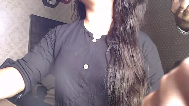 Snapshot of Indian_Anu chatting on 03.11.25 Indian Anu online show from 03.11.25