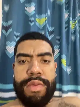 Snapshot of Aroon_Stonne chatting on 10.08.25 Aroon Stonne online show from 10.08.25