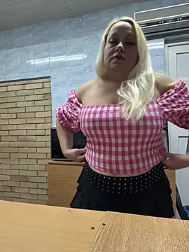 Snapshot of SabinaSweety chatting on 02.27.25 SabinaSweety online show from 02.27.25