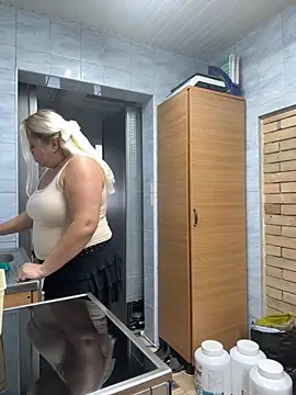 Snapshot of SabinaSweety chatting on 09.29.25 SabinaSweety online show from 09.29.25