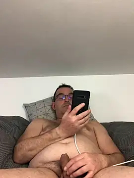 Snapshot of Lentbulant chatting on 03.06.25 Lentbulant online show from 03.06.25