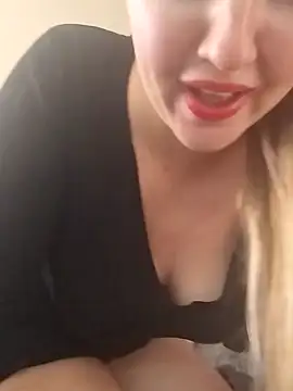 Snapshot of Mllesha74000 chatting on 01.23.25 Mllesha74000 online show from 01.23.25