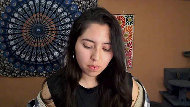 Snapshot of IntimateTales chatting on 11.07.25 IntimateTales online show from 11.07.25