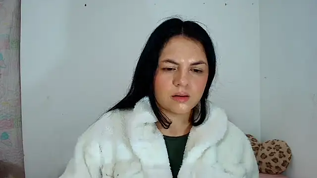 Snapshot of Anal_Milky_Momma chatting on 10.15.25 Anal Milky Momma online show from 10.15.25