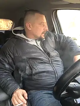 Snapshot of DanielOhCool chatting on 02.13.25 DanielOhCool online show from 02.13.25