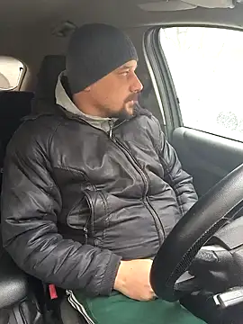 Snapshot of DanielOhCool chatting on 02.15.25 DanielOhCool online show from 02.15.25