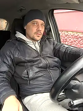 Snapshot of DanielOhCool chatting on 02.28.25 DanielOhCool online show from 02.28.25