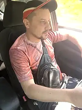 Snapshot of DanielOhCool chatting on 09.12.25 DanielOhCool online show from 09.12.25