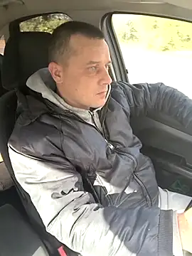 Snapshot of DanielOhCool chatting on 10.15.25 DanielOhCool online show from 10.15.25