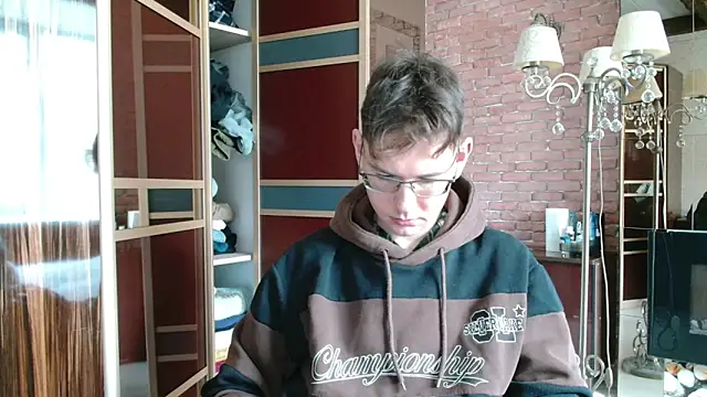 Snapshot of newcomer_2021 chatting on 10.17.25 newcomer 2021 online show from 10.17.25