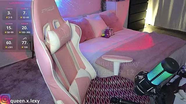 Snapshot of queenxlexy chatting on 09.13.25 queenxlexy online show from 09.13.25