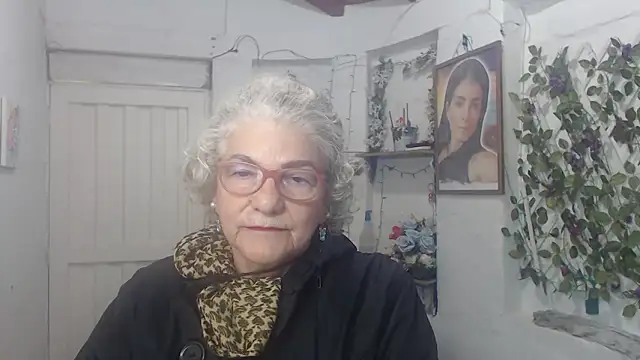 FunnyGrandma online show from 10.05.25