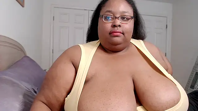 Snapshot of Loves_Aura chatting on 01.31.25 Loves Aura online show from 01.31.25